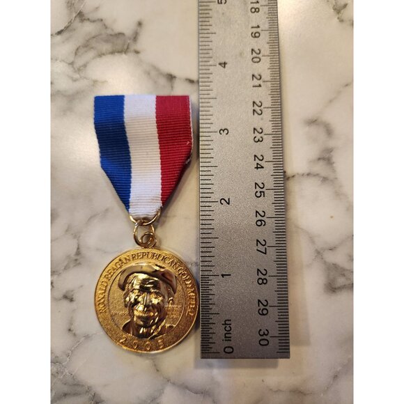 Ronald Reagan Republican Gold Tone Medal With Red/White/Blue Ribbon - Picture 4 of 4